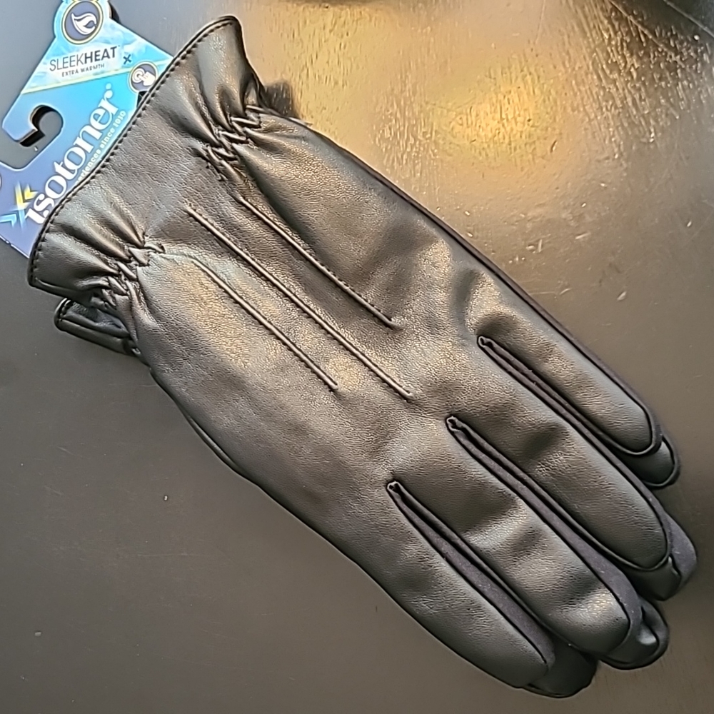 Isotoner touchscreen sleekheat gloves
